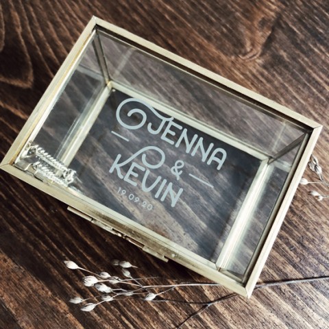 Boite à alliances gravée en verre et laiton doré jenna