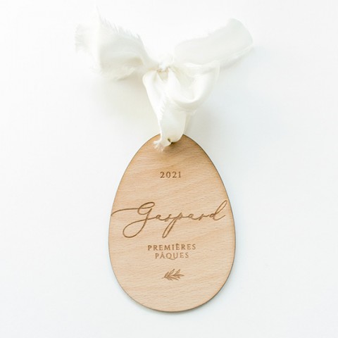 petit oeuf de pâques décoration personnalisé prénom gravure et ruban bébé