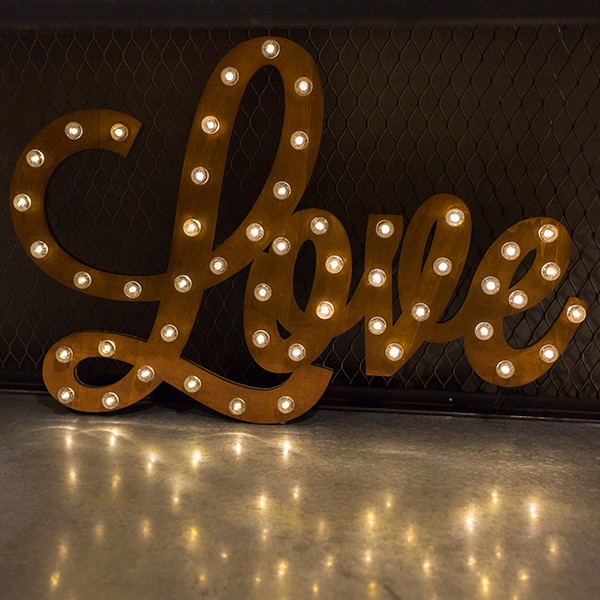 enseigne lumineuse love mariage